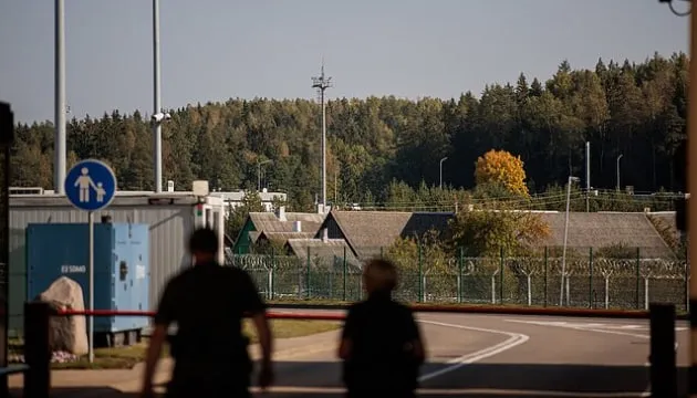 У Польщі розслідують невідомі предмети на коліях біля Сувальського коридору