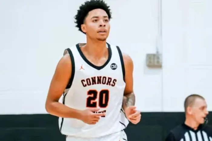 20-річний баскетболіст Ітан Діц помер після травми голови під час матчу