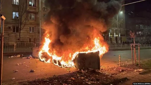 Протести в Болгарії через бюджет переросли у заворушення