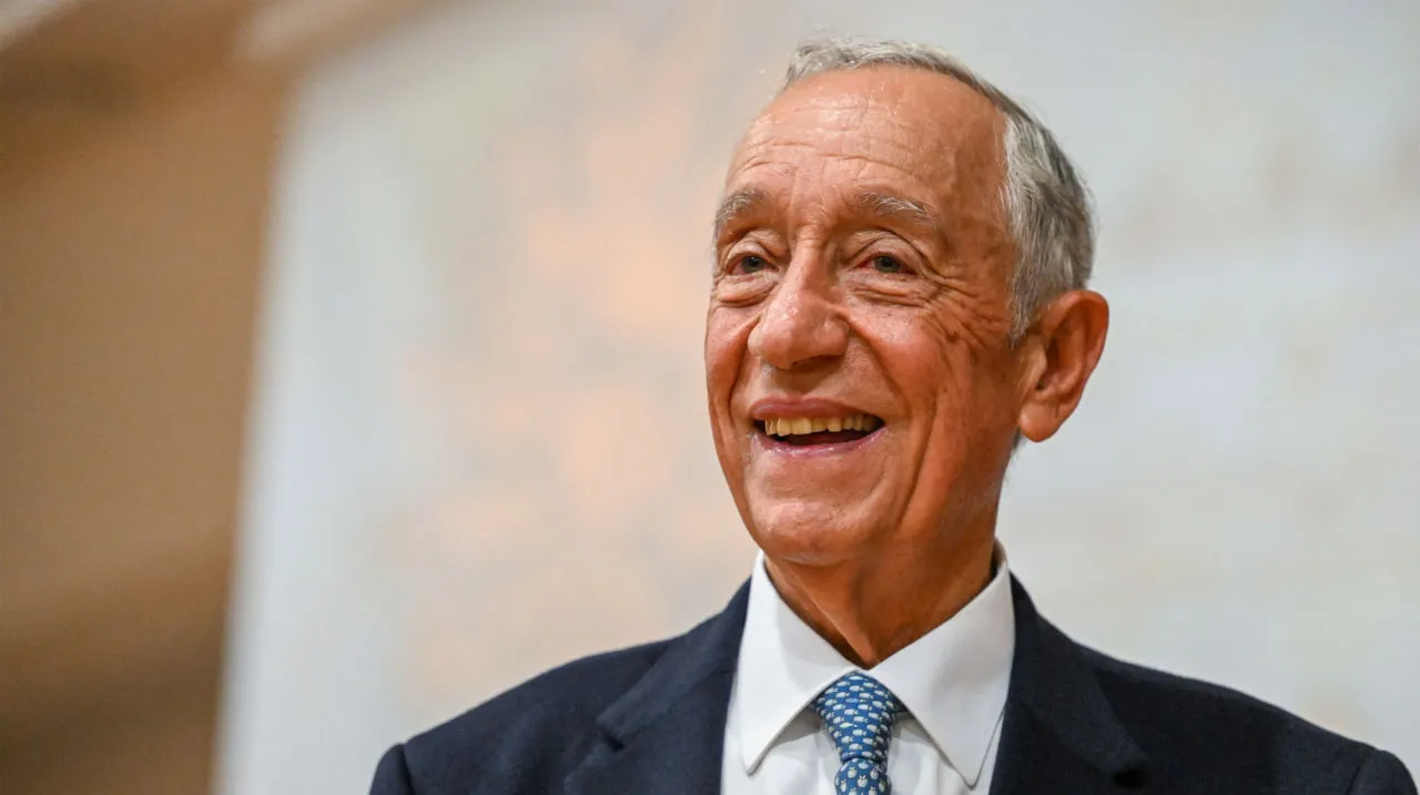 Президент Португалії повернувся додому після термінової операції