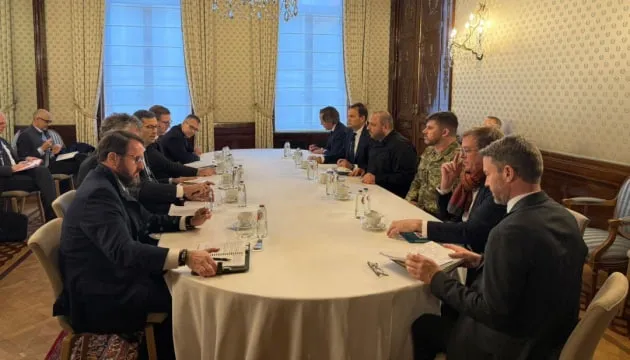 Умєров обговорив із європейськими радниками питання безпеки України