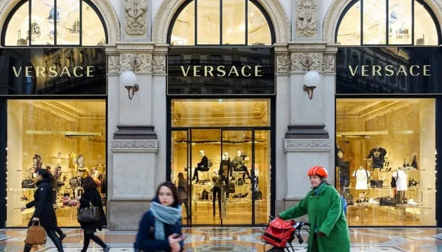 Prada придбала модний дім Versace