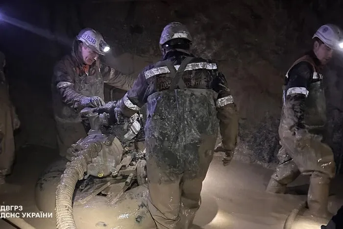 ДСНС ліквідувала прорив у шахті після 14-денної операції, загинули двоє гірників