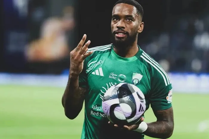 Футболіста збірної Англії затримали за напад у барі