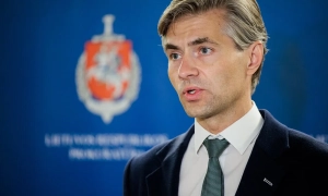 Путін вимагає лікувати росіян без імпортних ліків