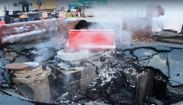 У РФ стрімко зростає кількість аварій на тепломережах і водогонах — ЦПД