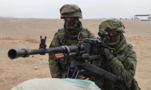 Відео: аеророзвідники знищили спостережний пункт росіян