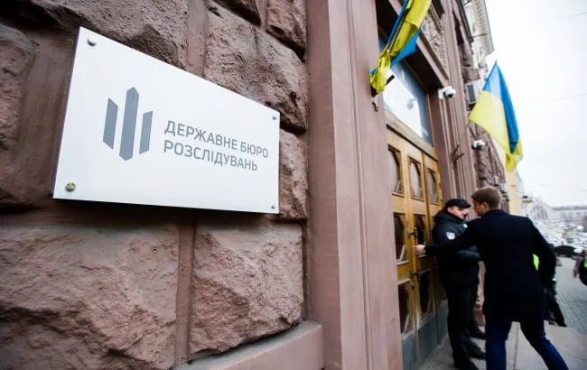 ДБР викрило офіцерів, які змушували військових працювати на СТО