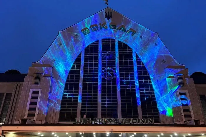 На центральному київському вокзалі з’явиться світлова інсталяція