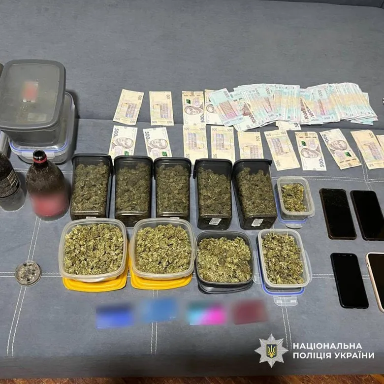 На Харківщині викрили групу наркозбувачів - фото