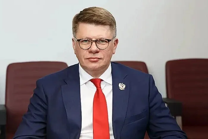 Гендиректор Федерації хокею РФ потрапив до бази «Миротворця»