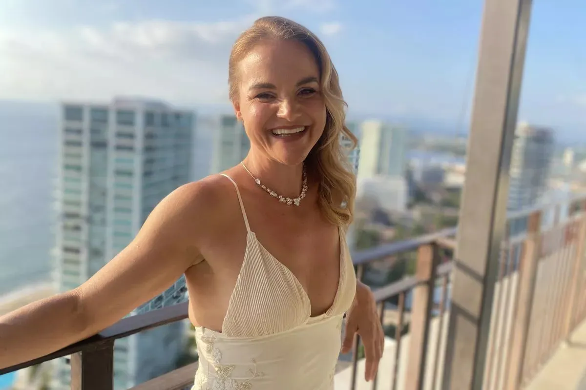 Американка влаштувала весілля із самою собою в Мексиці