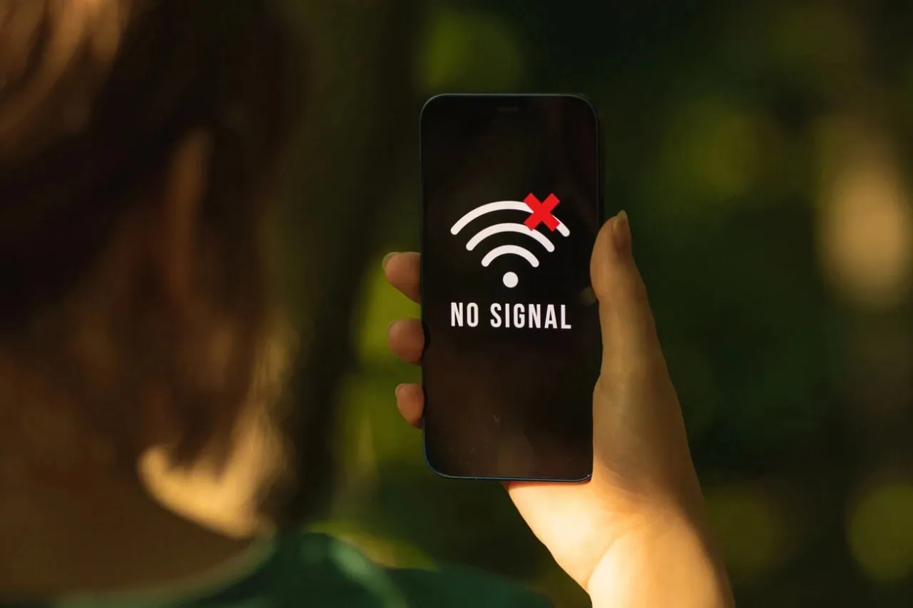 У Росії планують відключити незареєстровані мобільні телефони