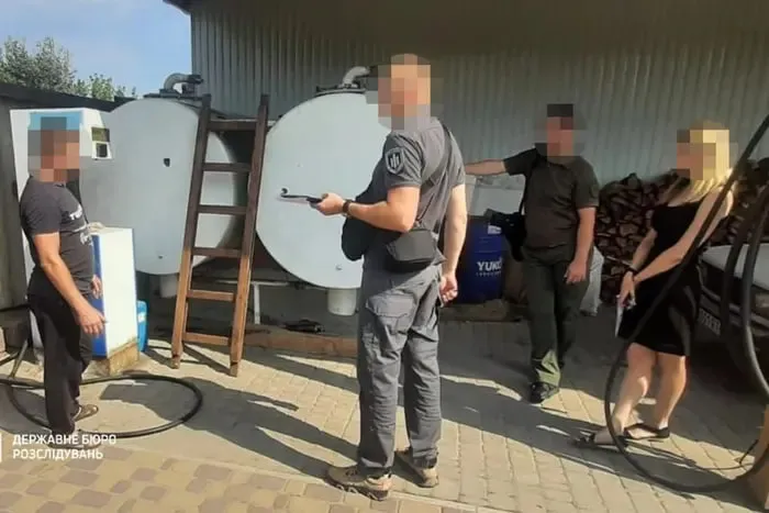 Експосадовець ДСНС підозрюється у крадіжці пального