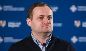 У Львові сформували ніс дівчині з рідкісним синдромом із ребра та вуха