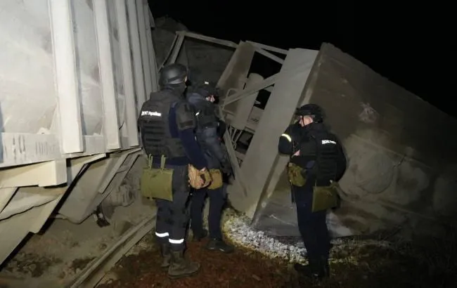 Четверо залізничників зазнали поранень під час аварії потяга біля Коростеня - фото