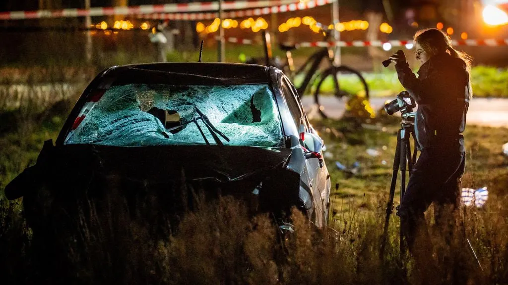 У Нідерландах автомобіль наїхав на людей під час святкувань - є постраждалі