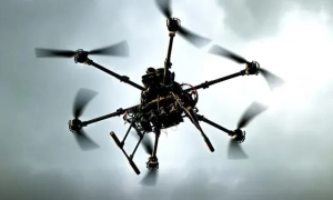 На показі моди у Сеулі продемонстрували одяг з гнучким дисплеєм LG