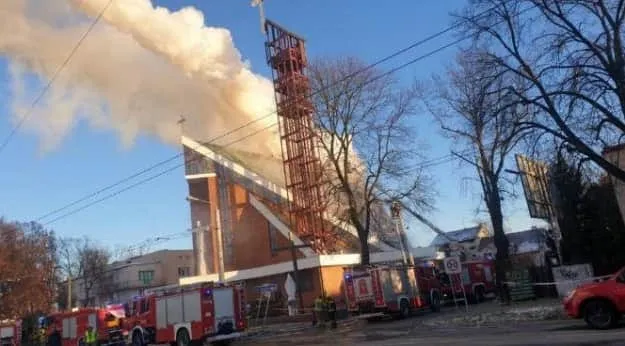 У Любліні палає церква - на місці працює 70 рятувальників