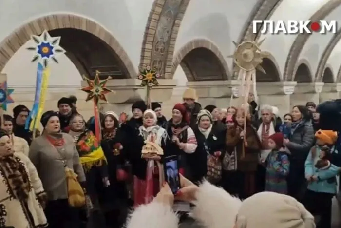 У київському метро колядники вітали пасажирів з Різдвом