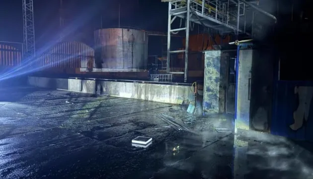 Росія всю ніч обстрілювала порти Одещини - пошкоджені елеватори та іноземні судна