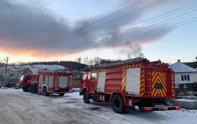 На Закарпатті загорілася магістральна газова труба - відео