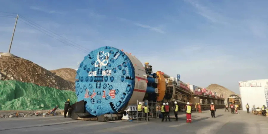 Китай будує підземний «сейф» для радіації у пустелі Гобі