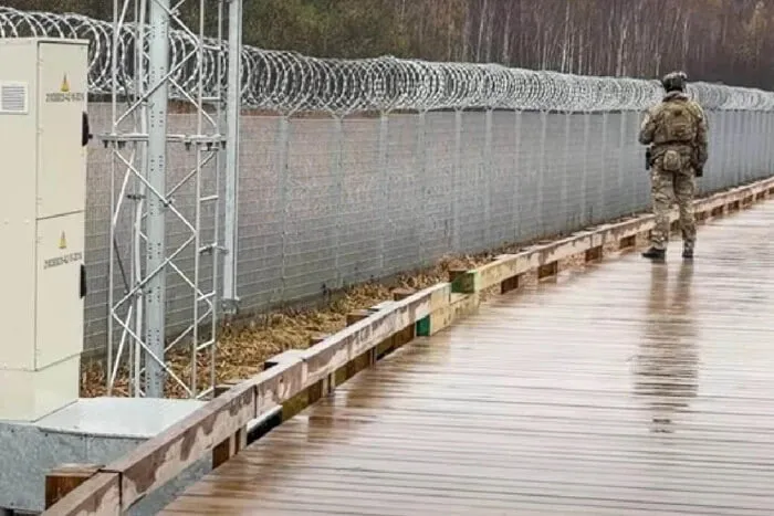 Латвія завершила будівництво прикордонного бар’єру з РФ