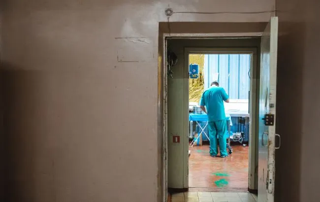 Студентів без досвіду залучають до медицини в окупованому Луганську