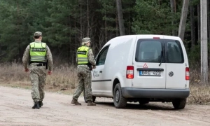 У Молдову з росії намагались завезти партію одягу і прапорів з символами  Z і V