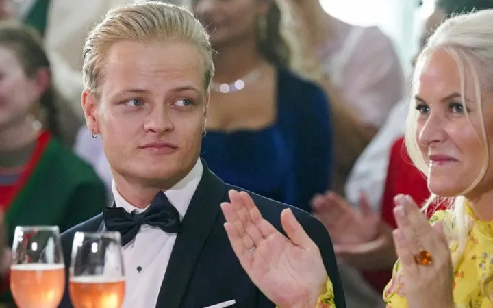 У Норвегії зросла кількість звернень жінок через насильство, напередодні суду над сином кронпринцеси