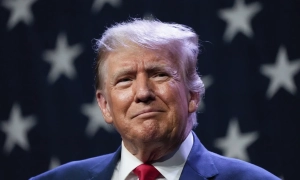 У Північній Кореї заборонили джинси, пірсинг і фарбувати волосся