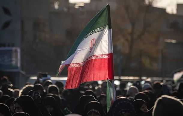 Іранські протести тривають - КСІР стягує «басиджів», кількість жертв зростає (відео)