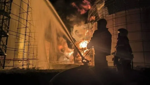 Сили оборони України уразили нафтобазу та військові об’єкти РФ