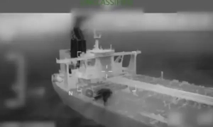 Фото: королева Великої Британії потрапила у скандал через «російський» Крим