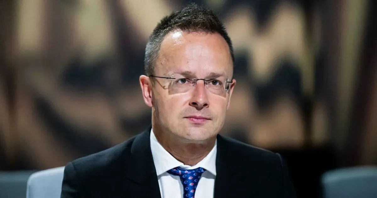 Угорщина відкидає рішення Парижа щодо війни  — Сіярто