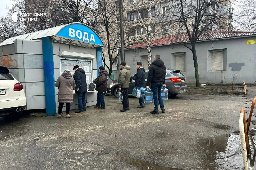 Російська атака залишила Дніпро без світла та води, зупинилося метро
