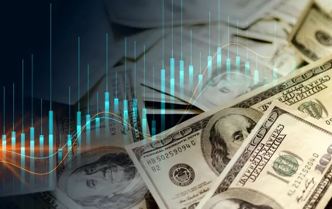 Долар різко подешевшав, на ринку загострився конфлікт між Білим домом і ФРС