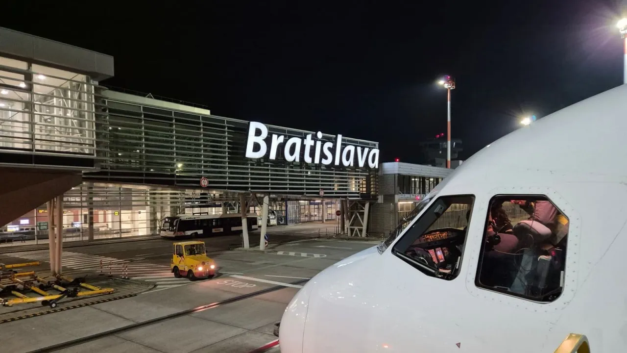 Негода зупинила аеропорт Будапешта, у Братиславі затримки