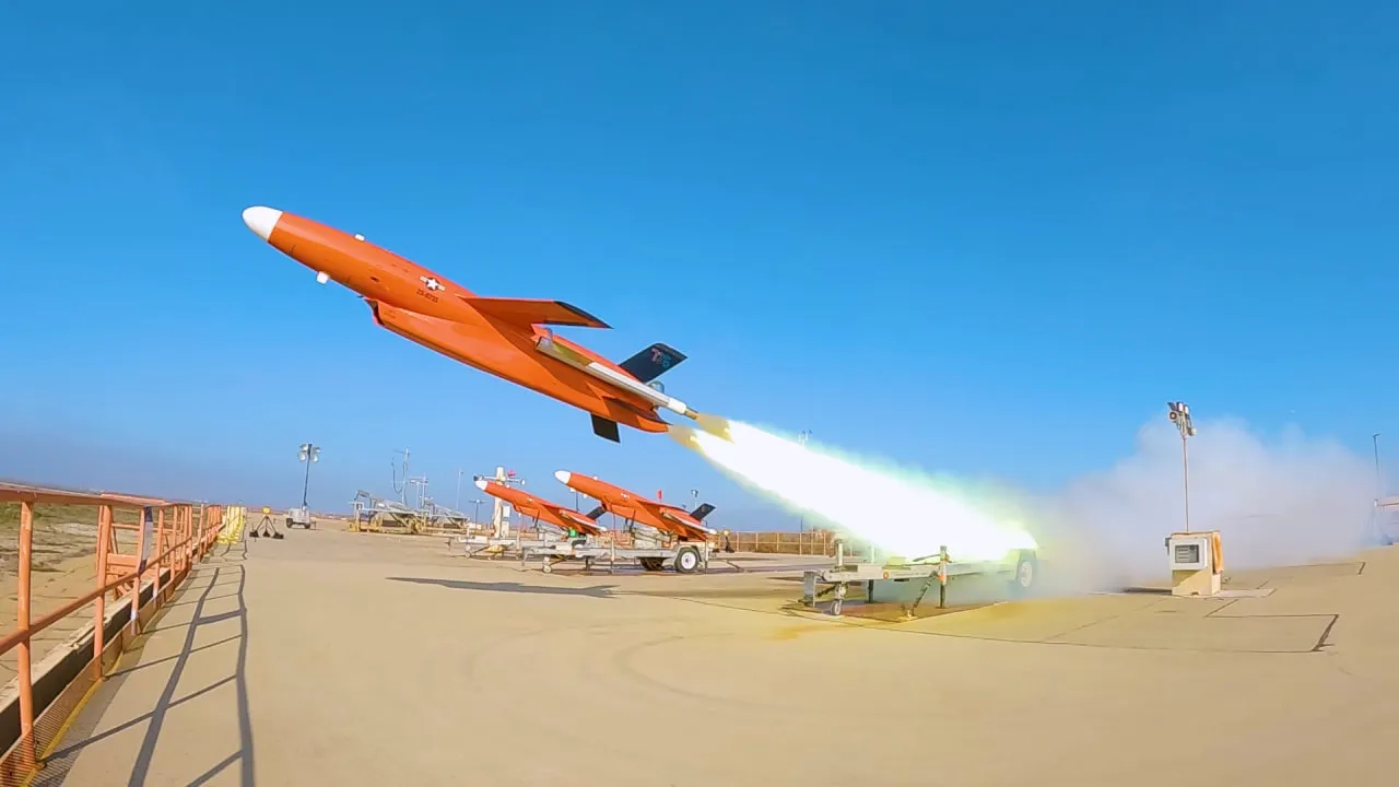 ВМФ США випробував дрон-мішень BQM-177A з F/A-18