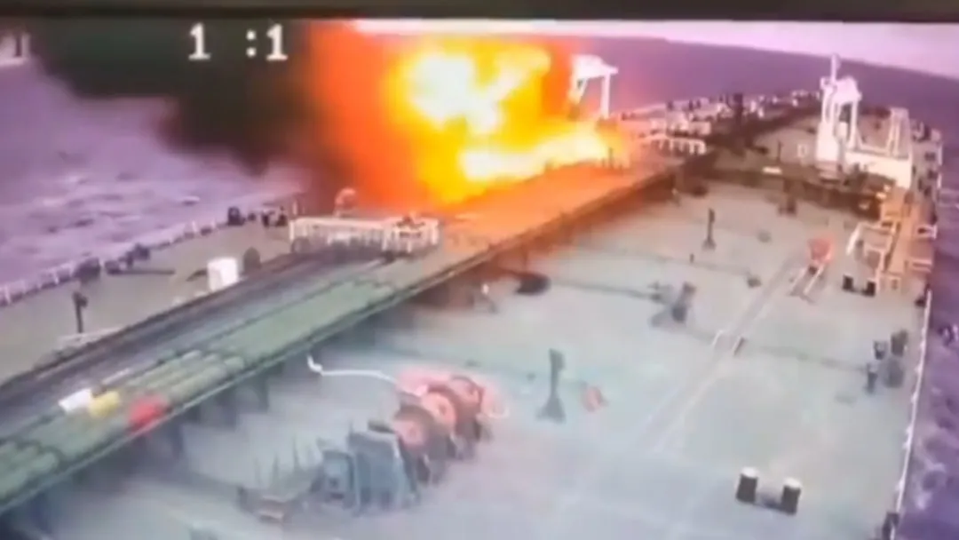 БПЛА поцілив у палубу танкера Delta Harmony біля Новоросійська (відео)