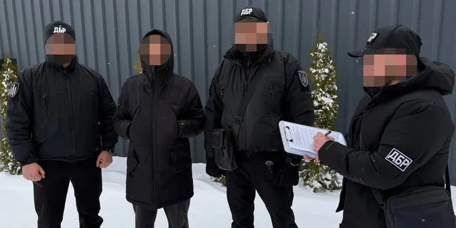 ДБР затримало військових за розкрадання понад 47 млн грн на FPV-дронах