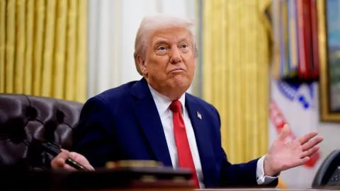 У Конгресі США закликали Трампа посилити санкції проти "тіньового флоту" РФ