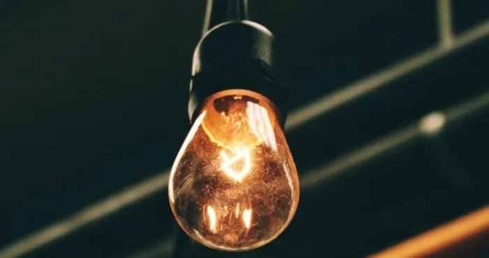 У кількох областях України запровадили аварійні відключення світла