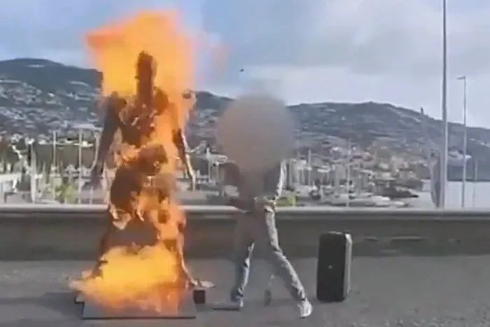 У Португалії підпалили статую Кріштіану Роналду (відео)