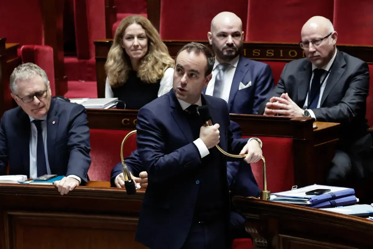 У парламенті Франції не змогли оголосити вотум недовіри уряду