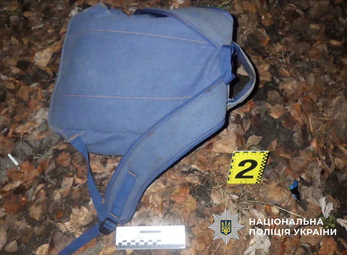 У Києві затримали нападників, які побили та пограбували військового (фото)