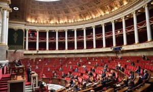 中国国家安全部警告网络操纵和吹捧西方