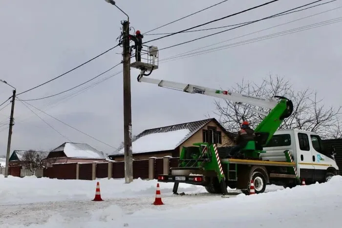 На Хмельниччині через ожеледь знеструмлено понад 140 населених пунктів