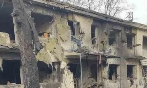 рашист виступив з черепом у руці, стверджуючи, що це череп українського воїна (відео)